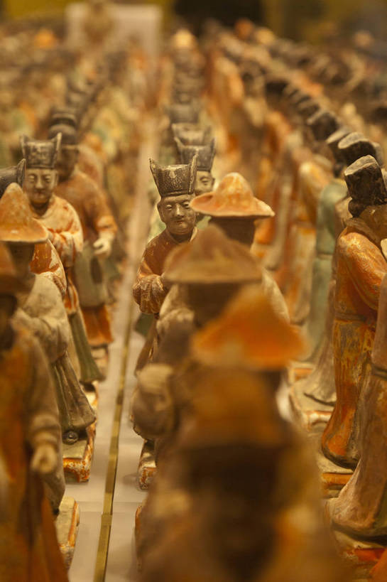 无人,博物馆,竖图,彩色,室内,特写,白天,旅游,度假,雕塑,西安,中国,亚洲,风俗,雕像,图片,古典,文化,文物,娱乐,传统,排列,工艺品,享受,休闲,旅游胜地,放松,精神,摄影,古董,文官,古物,文明,中国文化,古玩,东亚,陕西,陕西省,湖北,西安市,中华人民共和国,省会,西北地区,陕,古代文明,制度,旅行,陕西历史博物馆,雁塔区,陕西省博物馆,bj174