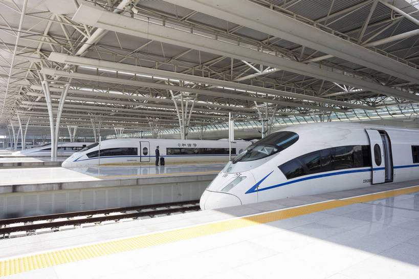 火车站,横图,彩色,室外,白天,旅游,汽车,电车,上海,中国,图片,站台,交通,子弹头,辉煌,车,交通工具,旅游胜地,摄影,货车,高铁,有轨电车,公共设施,文明,载具,高速列车,发展,上海火车站,繁荣,旅行,bj174