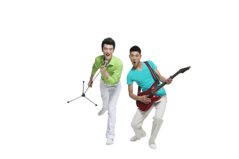 东方人,横图,彩色,室内,白天,留白,抠图,白色背景,正面,时尚,陶醉,跳舞,快乐,幸福,北京,中国,仅一个人,图片,弹奏,演奏,弹吉他,休闲装,现代,半蹲,享受,休闲,放松,活力,自信,唱歌,摄影,生活方式,青春,手舞足蹈,演唱,歌唱,动感,乐观,男人,男性,年轻男性,亚洲人,中国人,年轻人,全身,影棚拍摄,愉快,bj174