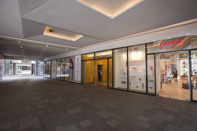 无人,家,商店,横图,彩色,室外,白天,旅游,时尚,美景,道路,建筑,街道,路,商场,公路,北京,中国,图片,房屋,屋子,景观,交通,辉煌,现代建筑,楼房,商业街,玻璃房,住宅,旅游胜地,景色,摄影,文明,发展,阳光房,繁荣,马路,旅行,房子,三里屯,bj174