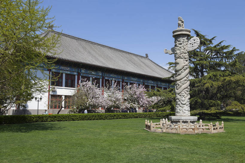 无人,学校,教学楼,横图,彩色,室外,白天,旅游,度假,草坪,名胜古迹,标志建筑,地标,建筑,北京,中国,遗迹,图片,建筑群,古典,古迹,文物,娱乐,建设,古建筑,华表,校园,树,享受,休闲,旅游胜地,放松,摄影,文明,中国文化,古文明,高等学府,旅行,北京大学,bj174