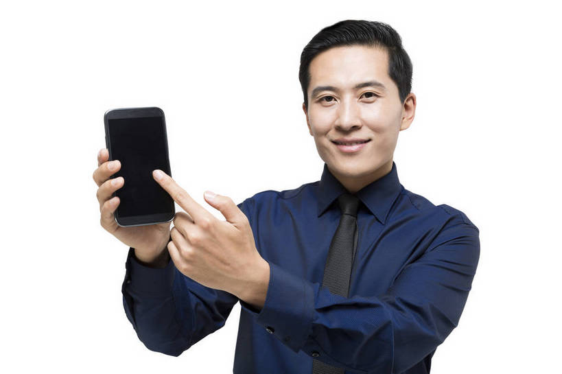 东方人,中年人,一个人,科学家,站,微笑,横图,彩色,室内,白天,留白,抠图,白色背景,正面,西装,时尚,信心,技术,高科技,科技,手机,北京,中国,仅一个男性,正装,工作,科学,图片,现代,展示,自信,摄影,生活方式,使用,科学技术,未来,科研人员,成就,研究者,梦想,科学研究者,男人,男性,年轻男性,亚洲人,中国人,年轻人,科学工作者,半身,影棚拍摄,愉快,bj174