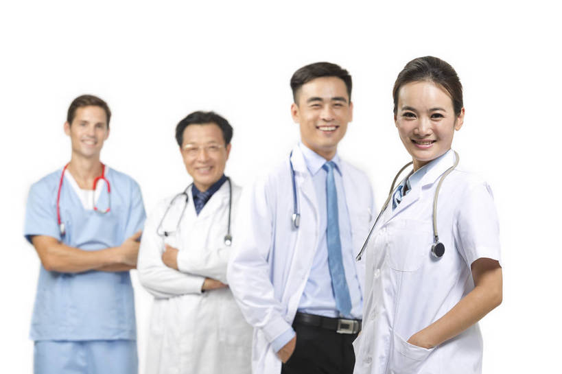 东方人,西方人,中年人,老年人,四个人,伙伴,医生,护士,医院,站,微笑,横图,彩色,室内,白天,抠图,白色背景,正面,侧面,友谊,成功,合作,北京,中国,欧洲人,研究,图片,美丽,听诊器,医护人员,健康,成熟,活力,自信,摄影,优雅,医疗,工作装,诊疗,手术服,精明,协作,老年男性,男人,男性,年轻男性,年轻女性,女人,女性,中年男性,亚洲人,中国人,年轻人,半身,影棚拍摄,愉快,bj174