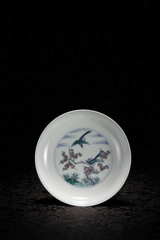 竖图,彩色,室内,白天,绘画,静物,餐具,北京,中国,风俗,彩绘,瓷器,碟子,盘,图片,陶瓷,艺术品,古典,文化,文物,传统,盘子,工艺品,碟,精神,摄影,古董,珍贵,陶艺,黑背景,古物,文明,中国文化,珍藏,精美,古玩,彩釉,古代文明,制度,画画,影棚拍摄,保藏,收藏,传统文化,斗彩,逗彩,bj174