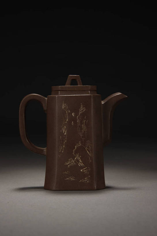 竖图,彩色,室内,白天,静物,北京,中国,花纹,风俗,纹路,壶,图案,图片,纹理,艺术品,古典,文化,文物,传统,水壶,茶壶,容器,工艺品,精神,摄影,紫砂壶,古董,珍贵,黑背景,古物,文明,中国文化,斑纹,珍藏,精美,古玩,紫砂,肌理,古代文明,制度,影棚拍摄,保藏,收藏,传统文化,bj174