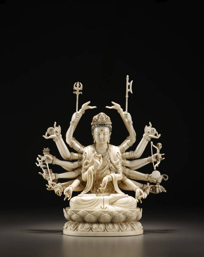 竖图,彩色,室内,白天,智慧,静物,象牙,雕塑,北京,中国,风俗,神话,艺术,装饰,彩绘,雕刻,雕像,图片,艺术品,古典,文化,文物,传统,工艺品,精神,摄影,观音,古董,纪念,美术,珍贵,黑背景,古物,文明,中国文化,主题,珍藏,传说,精美,陈列,古玩,菩萨,千手观音,观音菩萨,功能,美学,象牙雕,象牙雕刻,牙雕,古代文明,制度,慈悲,中国神话,观世音,观世音菩萨,观音大士,观自在菩萨,影棚拍摄,千手观音菩萨,保藏,收藏,传统文化,bj174