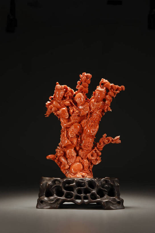 竖图,彩色,室内,白天,静物,工艺美术品,北京,中国,风俗,艺术,珊瑚,图片,艺术品,古典,文化,文物,传统,海洋生物,无脊椎动物,工艺品,精神,摄影,摆件,古董,工艺,腔肠动物,美术,珍贵,黑背景,古物,文明,中国文化,珍藏,精美,古玩,珊瑚虫,古代文明,制度,影棚拍摄,保藏,收藏,传统文化,bj174