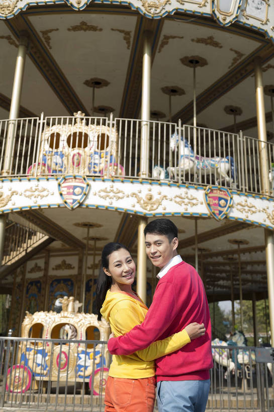 东方人,成年人,两个人,朋友,公园,游乐园,站,微笑,竖图,彩色,照片,室外,白天,正面,爱情,旅游,度假,游戏,快乐,幸福,游乐场,北京,中国,亚洲,图片,首都,浪漫,生活,玩,依靠,注视,黄种人,娱乐,娱乐设施,观察,回眸,看,享受,休闲,假日,健康,温暖,温馨,旋转木马,恩爱,放松,积极,美女,亲密,帅哥,约会,恋人,摄影,游乐设施,生活方式,观看,靠近,活动,和睦,假期,察看,享乐,愉悦,发泄,关注,消遣,娱乐活动,智力,木马,亲近,玩乐,户外活动,顽皮,周末,东亚,嘉年华,中华人民共和国,北京市,京,北平,华北地区,回头看,宣泄,乐观,乐园,石景山区,主题公园,游艺设施,无忧无虑,甜蜜,男人,男性,年轻男性,年轻女性,女人,女性,亚洲人,中国人,年轻人,情侣,休闲活动,搂,玩耍,嬉戏,拥抱,站立,半身,爱,欢乐,开心,愉快,主题乐园,伴侣,融洽,石景山,北京石景山游乐场,石景山路,石景山游乐园,八角游乐园,bj174