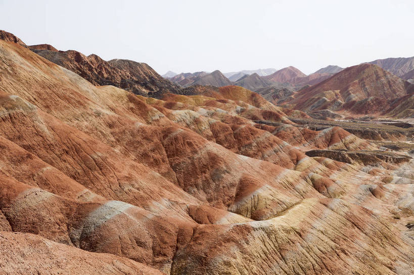 无人,横图,全景,室外,白天,正面,旅游,度假,神秘,美景,山,山脉,日光,中国,亚洲,壮观,地形,景点,景观,山路,宏伟,娱乐,东方,红色,风景,自然,享受,休闲,景色,放松,幻想,摄影,风光,干旱,自然风光,多色,神奇,外景,地貌,甘肃省,丹霞地貌,出色,杰出,卓越,奇妙,张掖,地质学,彩图,旅行,地势,bj174