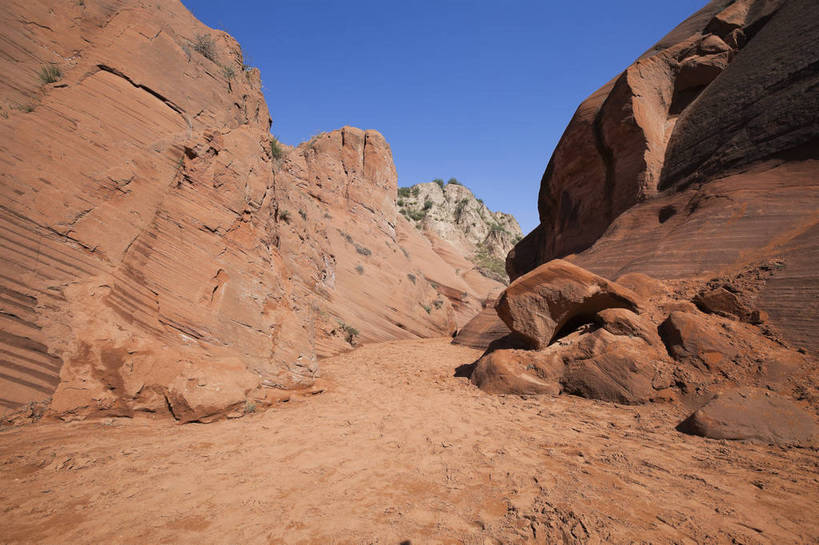 无人,横图,全景,室外,白天,正面,旅游,度假,美景,山,山脉,峡谷,日光,中国,亚洲,壮观,地形,景点,景观,山路,娱乐,东方,红色,风景,自然,享受,休闲,景色,放松,幻想,摄影,风光,干旱,自然风光,神奇,外景,东亚,地貌,丹霞地貌,陕西,陕西省,出色,杰出,卓越,奇妙,中华人民共和国,西北地区,陕,榆林,榆林市,独特,地质学,波浪谷,彩图,旅行,地势,靖边,靖边县,bj174