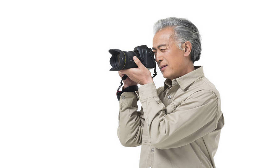 东方人,成年人,老年人,头发,一个人,摄影师,站,横图,彩色,照片,白色背景,旅游,度假,快乐,幸福,秋季,北京,中国,亚洲,游客,服装,节日,庆祝,图片,年轻,生活,注视,休闲装,黄种人,文化,娱乐,一个,拍照,衣服,白色,春季,观察,看,郊游,庆典,休闲,游玩,健康,休闲服,放松,活力,精神,乐趣,自信,摄影,服饰,生活方式,单个,观看,纪念,单反相机,假期,察看,退休,享乐,愉悦,关注,娱乐活动,爱好,玩乐,户外运动,单人,周末,东亚,摄影器材,重阳节,乐观,单独,无忧无虑,老年男性,男人,男性,亚洲人,中国人,照相机,半身,影棚拍摄,旅行,欢乐,开心,愉快,拍摄,照相,登高节,老年节,运动装,bj174