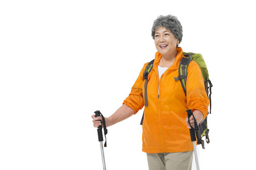 东方人,成年人,老年人,头发,一个人,站,笑,攀登,微笑,露齿笑,横图,彩色,照片,白色背景,锻炼,旅游,度假,快乐,探险,幸福,秋季,北京,中国,亚洲,服装,节日,庆祝,图片,年轻,生活,休闲装,黄种人,文化,娱乐,一个,衣服,白色,背包,春季,郊游,庆典,休闲,游玩,健康,休闲服,放松,活力,精神,乐趣,自信,摄影,服饰,生活方式,单个,拐杖,纪念,手杖,假期,退休,享乐,愉悦,娱乐活动,爱好,玩乐,户外运动,装备,单人,挑战,周末,东亚,重阳节,乐观,单独,无忧无虑,老年女性,女人,女性,亚洲人,中国人,登山,爬山,半身,影棚拍摄,旅行,欢乐,开心,愉快,登高节,老年节,运动装,bj174