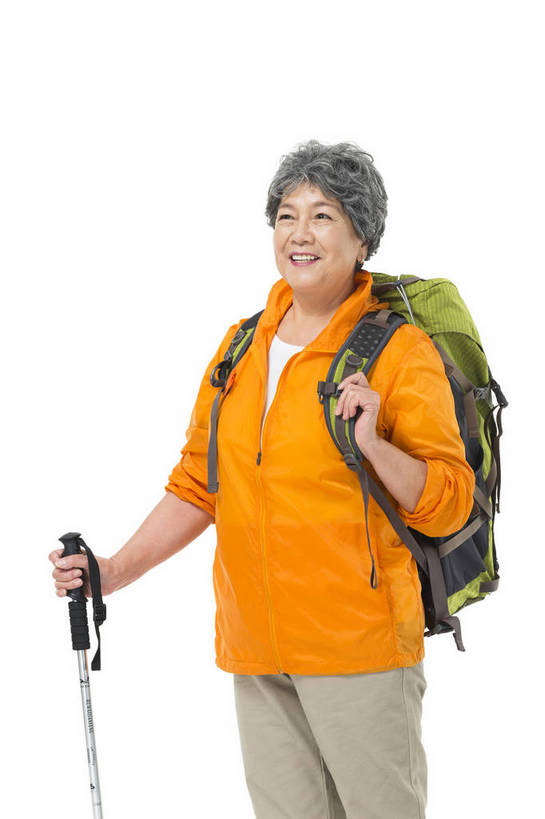 东方人,成年人,老年人,头发,一个人,站,笑,攀登,微笑,露齿笑,竖图,彩色,照片,白色背景,锻炼,旅游,度假,快乐,探险,幸福,秋季,北京,中国,亚洲,服装,节日,庆祝,图片,年轻,生活,注视,休闲装,黄种人,文化,娱乐,一个,衣服,白色,背包,春季,观察,看,郊游,庆典,休闲,游玩,健康,休闲服,放松,活力,精神,乐趣,自信,摄影,服饰,生活方式,单个,拐杖,观看,纪念,手杖,假期,察看,退休,享乐,愉悦,关注,娱乐活动,爱好,玩乐,户外运动,装备,单人,挑战,周末,东亚,重阳节,乐观,单独,无忧无虑,老年女性,女人,女性,亚洲人,中国人,登山,爬山,半身,影棚拍摄,旅行,欢乐,开心,愉快,登高节,老年节,运动装,bj174