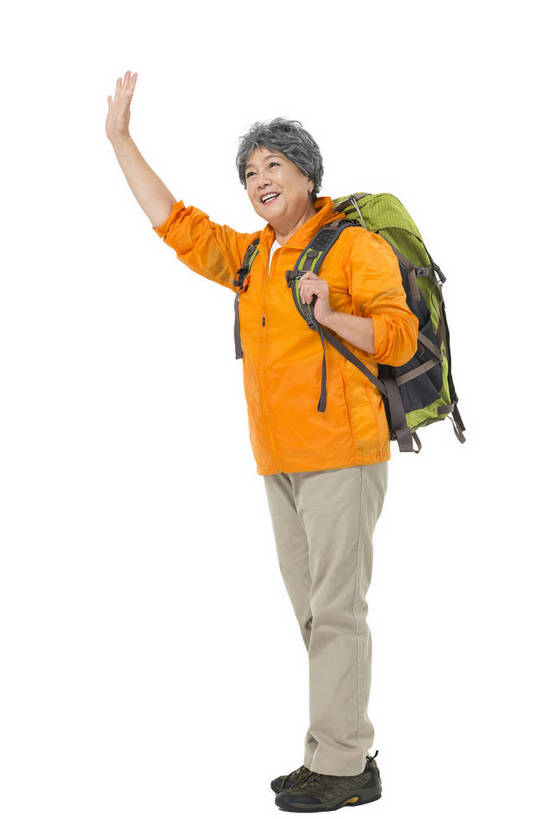 东方人,成年人,老年人,头发,一个人,站,笑,攀登,微笑,露齿笑,竖图,彩色,照片,白色背景,仰视,锻炼,旅游,度假,快乐,幸福,秋季,北京,中国,亚洲,服装,节日,庆祝,图片,年轻,生活,打招呼,挥手,休闲装,黄种人,文化,娱乐,一个,衣服,白色,背包,春季,手势,招手,郊游,庆典,休闲,游玩,健康,休闲服,放松,活力,精神,乐趣,自信,摄影,服饰,生活方式,单个,纪念,假期,退休,享乐,愉悦,娱乐活动,登山鞋,爱好,玩乐,户外运动,装备,单人,周末,东亚,重阳节,乐观,单独,无忧无虑,老年女性,女人,女性,亚洲人,中国人,登山,爬山,半身,低角度拍摄,影棚拍摄,旅行,欢乐,开心,愉快,登高节,老年节,打手势,运动装,bj174