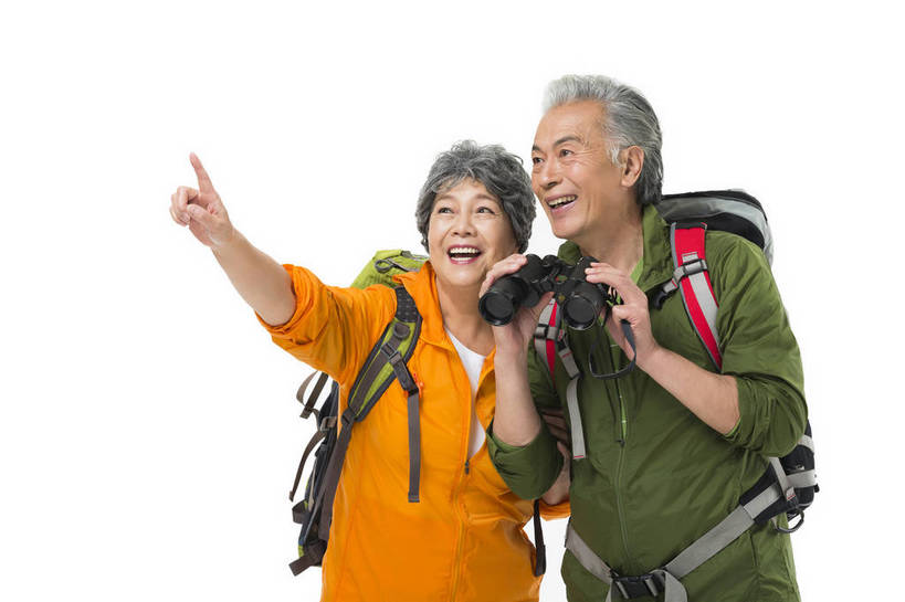 东方人,成年人,老年人,头发,两个人,家庭,夫妻,丈夫,妻子,站,笑,微笑,露齿笑,横图,彩色,照片,白色背景,爱情,锻炼,旅游,度假,快乐,兴奋,幸福,秋季,北京,中国,亚洲,游客,勾,挽,指,服装,节日,庆祝,并排,图片,望远镜,浪漫,年轻,生活,休闲装,黄种人,方向,文化,娱乐,衣服,白色,背包,春季,手势,郊游,庆典,休闲,游玩,健康,温暖,温馨,一家人,休闲服,恩爱,放松,活力,精神,乐趣,亲密,自信,勾着,恋人,摄影,服饰,生活方式,靠近,纪念,和睦,假期,退休,搀扶,享乐,指向,愉悦,食指,发泄,关爱,娱乐活动,亲近,亲情,爱好,释放,玩乐,户外运动,装备,挽着,周末,东亚,陪同,重阳节,乐观,视野,陪伴,无忧无虑,老年男性,老年女性,男人,男性,女人,女性,亚洲人,中国人,夫妇,情侣,半身,影棚拍摄,旅行,爱,欢乐,开心,愉快,登高节,老年节,伴侣,融洽,打手势,运动装,伴随,bj174
