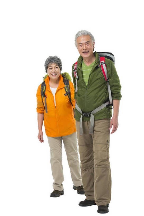 东方人,成年人,老年人,头发,两个人,家庭,夫妻,丈夫,妻子,笑,微笑,露齿笑,竖图,彩色,照片,白色背景,爱情,锻炼,旅游,度假,快乐,幸福,秋季,北京,中国,亚洲,游客,服装,节日,庆祝,并排,图片,浪漫,年轻,生活,注视,休闲装,黄种人,文化,娱乐,衣服,白色,背包,春季,观察,看,郊游,庆典,休闲,游玩,健康,温暖,温馨,一家人,休闲服,恩爱,放松,活力,精神,乐趣,亲密,自信,恋人,摄影,服饰,生活方式,观看,靠近,纪念,和睦,假期,察看,退休,享乐,愉悦,关爱,关注,娱乐活动,亲近,亲情,爱好,玩乐,户外运动,装备,周末,东亚,陪同,重阳节,乐观,视野,陪伴,无忧无虑,老年男性,老年女性,男人,男性,女人,女性,亚洲人,中国人,夫妇,情侣,步行,全身,影棚拍摄,旅行,爱,欢乐,开心,愉快,登高节,老年节,伴侣,融洽,运动装,伴随,bj174