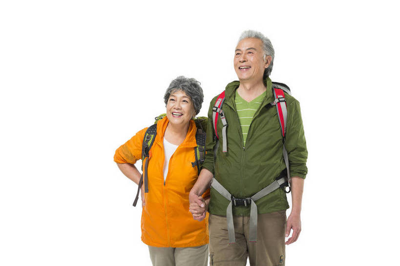 东方人,成年人,老年人,头发,两个人,家庭,夫妻,丈夫,妻子,站,握手,笑,微笑,露齿笑,横图,彩色,照片,白色背景,爱情,锻炼,旅游,度假,快乐,兴奋,幸福,秋季,北京,中国,亚洲,游客,服装,节日,庆祝,并排,图片,浪漫,年轻,生活,注视,休闲装,黄种人,文化,娱乐,衣服,白色,背包,春季,观察,看,牵手,郊游,庆典,休闲,游玩,健康,温暖,温馨,一家人,休闲服,恩爱,放松,活力,精神,乐趣,亲密,自信,恋人,摄影,服饰,生活方式,观看,靠近,纪念,和睦,假期,察看,退休,享乐,愉悦,关爱,关注,娱乐活动,亲近,亲情,爱好,玩乐,户外运动,装备,周末,东亚,陪同,重阳节,乐观,视野,陪伴,无忧无虑,老年男性,老年女性,男人,男性,女人,女性,亚洲人,中国人,夫妇,情侣,搀手,拉手,手搀手,手拉手,手牵手,手握手,半身,影棚拍摄,旅行,爱,欢乐,开心,愉快,登高节,老年节,伴侣,融洽,运动装,伴随,bj174