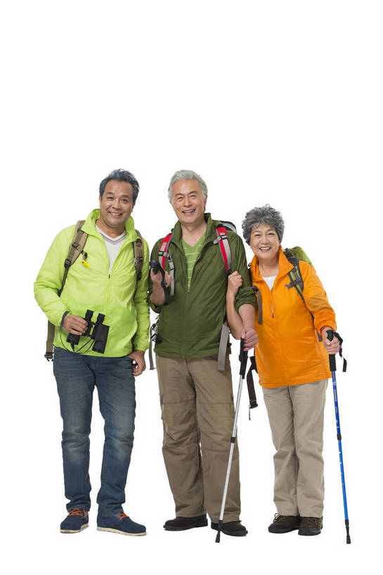 东方人,成年人,老年人,头发,三个人,人群,伙伴,朋友,站,笑,微笑,露齿笑,竖图,彩色,照片,白色背景,锻炼,旅游,度假,快乐,友谊,幸福,秋季,北京,中国,亚洲,服装,节日,庆祝,并排,图片,望远镜,年轻,生活,注视,休闲装,黄种人,文化,娱乐,衣服,白色,背包,春季,观察,看,郊游,庆典,休息,休闲,游玩,健康,休闲服,放松,活力,精神,乐趣,亲密,自信,摄影,服饰,生活方式,拐杖,观看,靠近,纪念,手杖,假期,察看,退休,享乐,愉悦,关爱,关注,娱乐活动,亲近,爱好,玩乐,户外运动,结伴,装备,周末,东亚,陪同,重阳节,情感,乐观,陪伴,无忧无虑,友情,老年男性,老年女性,男人,男性,女人,女性,亚洲人,中国人,全身,影棚拍摄,旅行,欢乐,开心,愉快,登高节,老年节,运动装,伴随,bj174