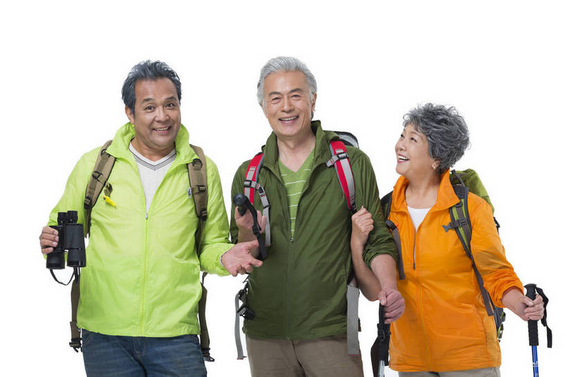 东方人,成年人,老年人,头发,三个人,人群,伙伴,朋友,站,笑,微笑,露齿笑,横图,彩色,照片,白色背景,锻炼,旅游,度假,快乐,友谊,幸福,秋季,北京,中国,亚洲,服装,节日,庆祝,并排,图片,望远镜,年轻,生活,注视,休闲装,黄种人,文化,娱乐,衣服,白色,背包,春季,观察,看,郊游,庆典,休息,休闲,游玩,健康,休闲服,放松,活力,精神,乐趣,亲密,自信,摄影,服饰,生活方式,拐杖,观看,靠近,纪念,手杖,假期,察看,退休,享乐,愉悦,关爱,关注,娱乐活动,亲近,爱好,玩乐,户外运动,结伴,装备,周末,东亚,陪同,重阳节,情感,乐观,陪伴,无忧无虑,友情,老年男性,老年女性,男人,男性,女人,女性,亚洲人,中国人,半身,影棚拍摄,旅行,欢乐,开心,愉快,登高节,老年节,运动装,伴随,bj174