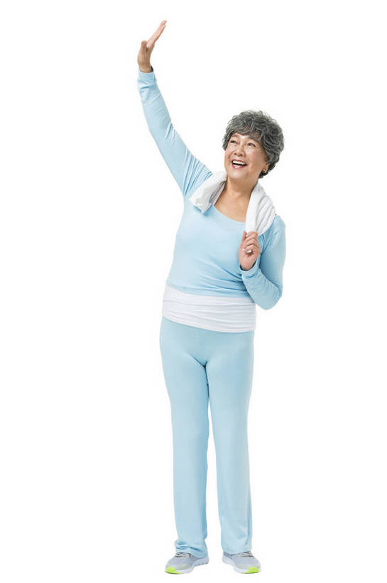 东方人,成年人,老年人,头发,一个人,站,举,微笑,竖图,彩色,照片,白色背景,运动服,锻炼,快乐,幸福,运动,北京,中国,亚洲,图片,年轻,生活,挥手,黄种人,一个,白色,毛巾,托,招手,休闲,健康,放松,活力,精神,力量,自信,摄影,生活方式,单个,清爽,退休,精力充沛,享乐,轻松,练习,愉悦,清新,瑜伽服,单人,东亚,乐观,单独,老年女性,女人,女性,亚洲人,中国人,举起,举手,举着,向上举,向上伸,向上托,半身,影棚拍摄,健身,欢乐,开心,愉快,运动装,bj174