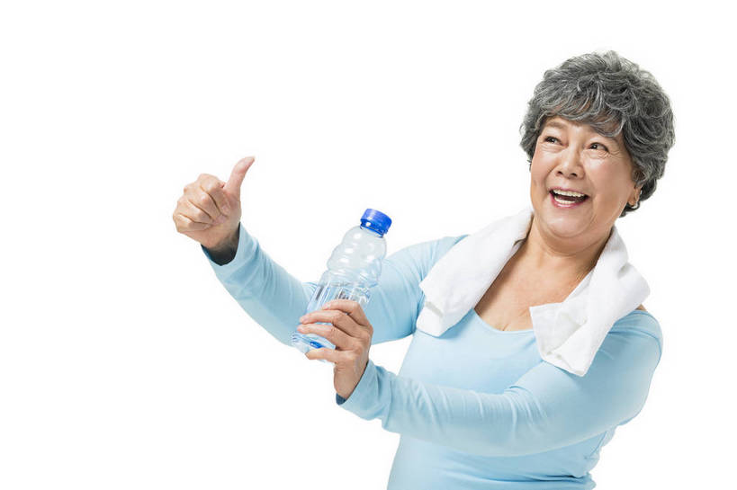 东方人,成年人,老年人,头发,一个人,站,笑,微笑,露齿笑,横图,彩色,照片,白色背景,运动服,锻炼,快乐,幸福,智慧,运动,水,北京,中国,亚洲,突出,图片,液体,水滴,水瓶,年轻,生活,拿着,黄种人,鼓励,称赞,表扬,饮用水,一个,白色,瓶子,毛巾,加油,手势,休闲,健康,放松,活力,精神,竖,自信,摄影,生活方式,单个,清爽,对视,翘,高,退休,精力充沛,享乐,轻松,夸奖,练习,优秀,愉悦,清新,瑜伽服,单人,东亚,好,妙,顺利,出色,超群,杰出,卓越,奇妙,乐观,单独,聪明,老年女性,女人,女性,亚洲人,中国人,大拇指,半身,影棚拍摄,健身,欢乐,开心,愉快,打手势,运动装,bj174