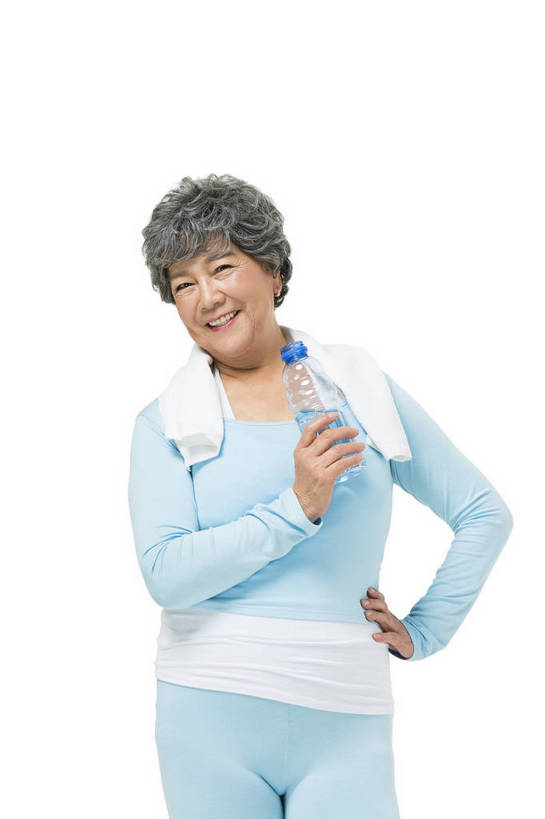 东方人,成年人,老年人,头发,一个人,站,微笑,竖图,彩色,照片,白色背景,运动服,锻炼,快乐,幸福,运动,水,北京,中国,亚洲,图片,液体,水滴,水瓶,年轻,生活,插腰,拿着,注视,黄种人,饮用水,一个,白色,瓶子,毛巾,观察,看,休闲,健康,放松,活力,精神,自信,摄影,生活方式,单个,观看,清爽,察看,退休,精力充沛,享乐,轻松,练习,愉悦,关注,清新,瑜伽服,单人,东亚,乐观,单独,老年女性,女人,女性,亚洲人,中国人,半身,影棚拍摄,健身,欢乐,开心,愉快,运动装,bj174