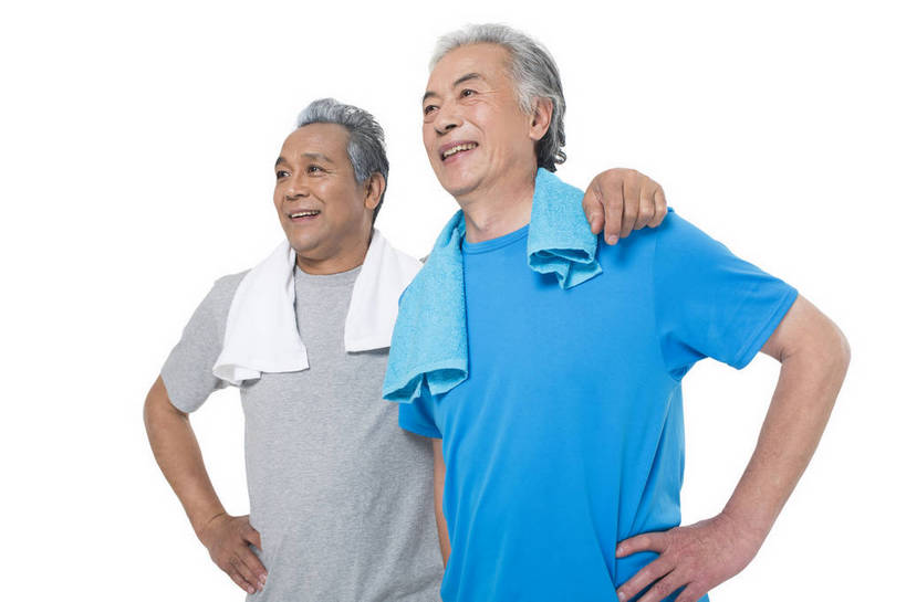 东方人,成年人,中年人,老年人,头发,两个人,伙伴,朋友,站,微笑,横图,彩色,照片,白色背景,仰视,运动服,锻炼,快乐,幸福,运动,北京,中国,亚洲,并排,图片,年轻,生活,插腰,黄种人,白色,毛巾,休息,休闲,健康,放松,活力,精神,亲密,自信,摄影,生活方式,搭肩,靠近,退休,享乐,轻松,愉悦,亲近,东亚,乐观,老年男性,男人,男性,亚洲人,中国人,半身,低角度拍摄,影棚拍摄,健身,欢乐,开心,愉快,运动装,bj174