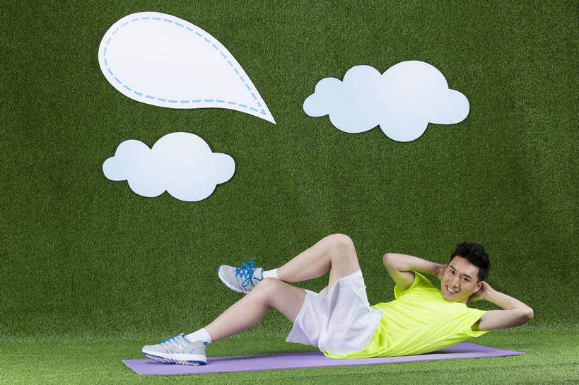 东方人,成年人,一个人,横图,彩色,快乐,信心,草地,草坪,北京,中国,亚洲,仅一个男性,仅一个人,绿色背景,短裤,图片,注视,黄种人,干净,仅一个年轻男性,绿色,草皮,观察,看,休闲,健康,放松,活力,自信,养生,摄影,观看,清爽,察看,愉悦,关注,清新,单人,东亚,单独,气息,男人,男性,年轻男性,亚洲人,中国人,年轻人,全身,影棚拍摄,开心,愉快,运动装,bj174