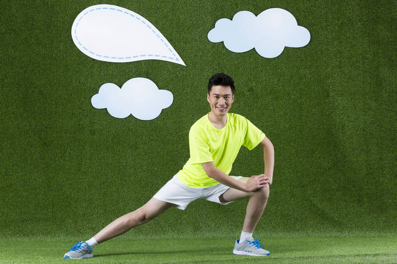 东方人,成年人,一个人,横图,彩色,快乐,信心,草地,草坪,北京,中国,亚洲,仅一个男性,仅一个人,绿色背景,短裤,图片,注视,黄种人,干净,仅一个年轻男性,绿色,草皮,观察,看,休闲,健康,放松,活力,自信,养生,摄影,观看,清爽,察看,愉悦,关注,清新,单人,东亚,单独,气息,男人,男性,年轻男性,亚洲人,中国人,年轻人,全身,影棚拍摄,开心,愉快,运动装,bj174