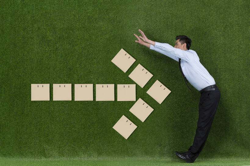 东方人,成年人,一个人,商务人士,横图,彩色,照片,衬衫,商务,快乐,信心,草地,草坪,拼图,北京,中国,亚洲,仅一个男性,仅一个人,绿色背景,正装,符号,图片,领带,文件夹,职业装,黄种人,方向,飞,箭头,仅一个年轻男性,绿色,自然,草皮,职业,健康,放松,活力,力量,自信,创意,摄影,道具,合同,环境,生态,姿态,愉悦,文档,冲击,目标,高举双臂,单人,东亚,环境保护,乐观,活页夹,单独,男人,男性,年轻男性,亚洲人,中国人,年轻人,白领,全身,影棚拍摄,开心,愉快,冲撞,办公室职员,就业,bj174