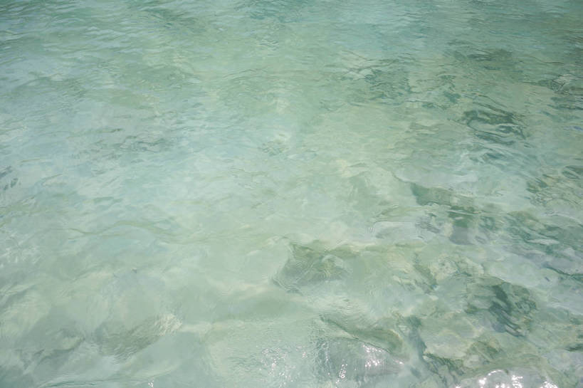 无人,横图,彩色,室外,白天,海洋,水,日光,阴影,波纹,清澈,反射,光线,影子,浅滩,蓝色,阳光,自然,海水,波光,波浪,安静,摄影,宁静,水域,外景,bj174