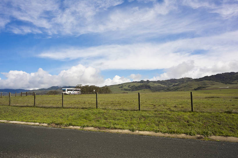 无人,横图,彩色,室外,白天,旅游,度假,草地,草原,草坪,名胜古迹,植物,标志建筑,地标,建筑,美国,遗迹,景点,围栏,辽阔,草场,古迹,文物,娱乐,建设,古建筑,草,绿色,白云,风景,蓝天,天空,享受,休闲,旅游胜地,放松,摄影,晴天,一望无际,北美,北美洲,远山,加利福尼亚,美洲,外景,古文明,加州,加利福尼亚州,金州,黄金州,北亚美利加洲,亚美利加洲,赫斯特城堡,圣西蒙,旅行,美利坚合众国,bj174