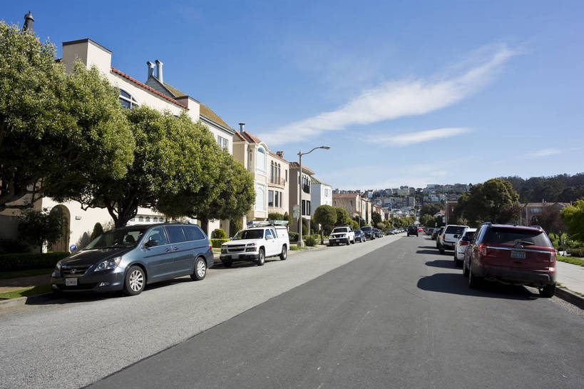 无人,花园,横图,彩色,室外,白天,旅游,草地,草坪,别墅,城市风光,标志建筑,城市,道路,地标,建筑,路,汽车,美国,房屋,建筑群,古典,生活,建设,树木,绿色,白云,风景,蓝天,天空,休闲,路面,安静,摄影,停放,晴天,风光,安逸,都市风光,私家车,外景,惬意,旧金山,加州,加利福尼亚州,三藩市,旅行,bj174