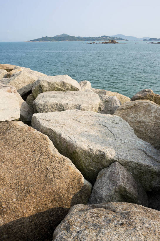 无人,码头,竖图,彩色,室外,白天,海洋,建筑,香港,中国,亚洲,交通,海平面,岸,风景,蓝天,天空,地标建筑,运输,摄影,经济,晴天,风光,水域,外景,发达,向导,大海,岩石,海港,导航,bj174