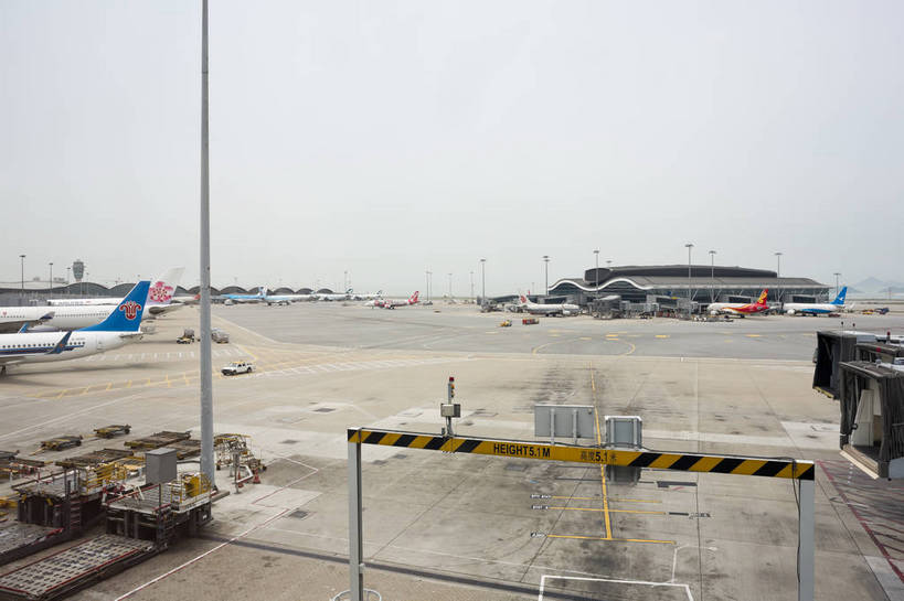 机场,横图,彩色,室外,白天,旅游,商务,飞机,香港,中国,亚洲,跑道,交通,航空,现代化,天空,停机坪,运输,摄影,经济,晴天,便利,象征,外景,空运,廊桥,香港国际机场,快捷,进步,发达,枢纽,旅行,商务旅行,bj174