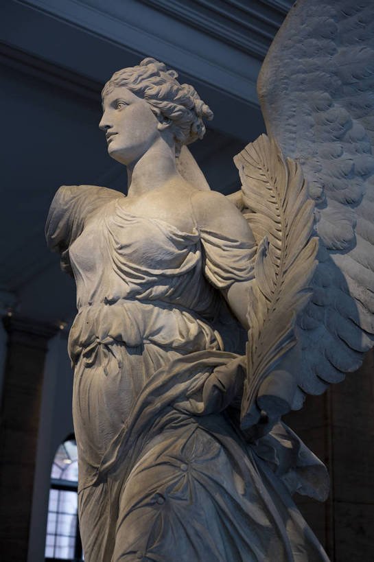 无人,竖图,彩色,室内,白天,旅游,度假,名胜古迹,城市风光,标志建筑,城市,地标,建筑,照明,雕塑,德国,欧洲,遗迹,人物,人像,雕刻,雕像,塑像,古典,古迹,文化,文物,娱乐,建设,古建筑,柏林,风景,享受,休闲,表情,旅游胜地,放松,摄影,精致,风光,工艺,都市风光,经典,精细,古文明,旅行,bj174