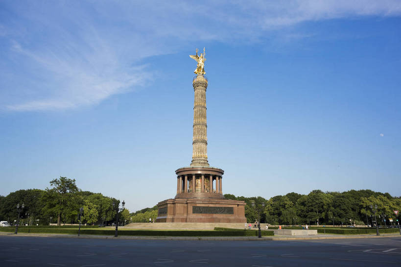 无人,横图,彩色,室外,白天,旅游,度假,胜利,名胜古迹,城市风光,标志建筑,城市,道路,地标,建筑,雕塑,德国,欧洲,遗迹,人物,人像,雕像,塑像,柱子,首都,古迹,历史,文物,娱乐,建设,古建筑,柏林,白云,风景,蓝天,天空,享受,休闲,金色,路面,旅游胜地,放松,摄影,晴天,纪念,风光,女神,西欧,都市风光,外景,金碧辉煌,古文明,德意志联邦共和国,胜利女神,柏林州,胜利纪念柱,旅行,bj174