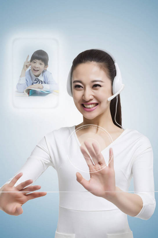 东方人,成年人,一个人,学校,站,笑,竖图,彩色,室内,时尚,快乐,通讯,自由,幸福,智慧,骄傲,信心,显示器,互联网,技术,数码,高科技,科技,北京,中国,亚洲,仅一个年轻女性,指,阴影,蓝色背景,透明,工作,科学,空间,网络,屏幕,图片,触摸屏,高光,几何,计算机图形,教育,年轻,合成,图像,信息技术,指点,黄种人,数码合成,通讯设备,显示屏,现代,白色,耳机,耳麦,职业,健康,手指,放松,幻想,活力,美女,自信,联络,摄影,生活方式,技巧,对话,好奇,电脑合成图,数码合成图,创造力,科学技术,知识,指向,科幻,未来,愉悦,合成图,影像,努力,手艺,专业,液晶显示器,虚拟,梦想,单人,输出设备,东亚,视频电话,远程,乐观,单独,技能,技艺,交流,年轻女性,女人,女性,亚洲人,中国人,年轻人,触摸,沟通,接触,通话,半身,欢乐,开心,愉快,妙技,全息图,本领,感知,bj174