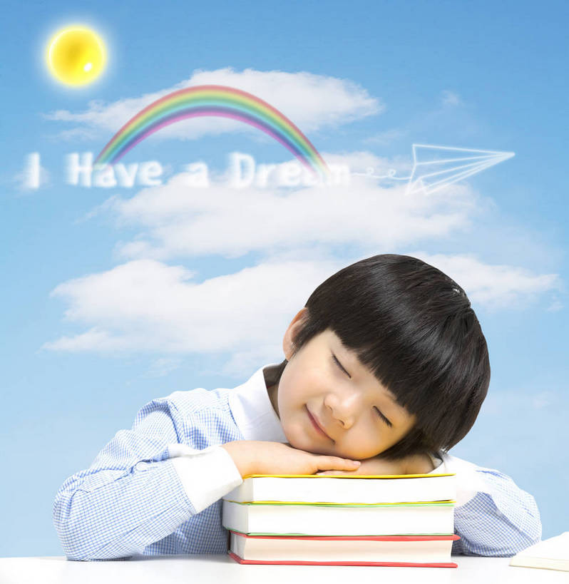 东方人,儿童,一个人,学生,学校,站,坐,闭眼,竖图,彩色,室内,室外,白天,快乐,幸福,纯洁,智慧,数码,科技,彩虹,书籍,北京,中国,仅一个男性,仅一个人,一堆,学习,阴影,堆叠,堆积,网络,图片,字母,云,高光,几何,计算机图形,教育,合成,依靠,数码合成,书桌,小孩,蓝色,天空,教科书,课桌,书本,趴着,站着,仅一个小孩,休息,疲倦,校服,放松,可爱,童年,童趣,摄影,生活方式,成长,希望,堆,电脑合成图,数码合成图,疲劳,知识,打盹,疲惫,未来,愉悦,合成图,困乏,梦想,想象,童真,烂漫,无邪,疲乏,乐观,委顿,疲困,疲顿,疲钝,倦怠,怠倦,无忧无虑,天真,男孩,男人,男性,亚洲人,中国人,孩子,闭眼睛,闭着眼,闭着眼睛,睡觉,站立,半身,开心,愉快,小学,男生,小学生,小睡,bj174