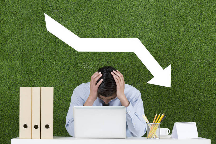 东方人,成年人,头,一个人,商务人士,办公室,坐,横图,彩色,照片,衬衫,商务,失败,电脑,笔记本电脑,互联网,草地,草坪,北京,中国,亚洲,仅一个男性,仅一个人,绿色背景,正装,沮丧,生气,工作,符号,图片,办公桌,领带,文件夹,托腮,职业装,黄种人,数码合成,箭头,文具,仅一个年轻男性,绿色,自然,草皮,职业,健康,难受,疲倦,压力,无奈,摄影,烦躁,合同,失望,悲伤,环境,生态,疲劳,伤心,绝望,难过,疲惫,忧虑,消极,失落,下降,文档,问题,情绪,困乏,单人,东亚,颓废,环境保护,疲乏,挫败,受挫,落败,落空,错过,失足,失意,失策,失算,颓丧,衰颓,悲哀,懊丧,颓靡,气馁,丧气,委顿,疲困,疲顿,疲钝,倦怠,怠倦,活页夹,单独,败北,挫折,失利,男人,男性,年轻男性,亚洲人,中国人,年轻人,头部,白领,半身,影棚拍摄,办公室职员,心理,bj174