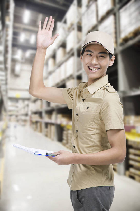东方人,成年人,一个人,站,微笑,竖图,彩色,室内,白天,工作服,制服,满意,幸福,骄傲,安全,信心,数据,科技,帽子,北京,中国,亚洲,许多,写,工作,棒球帽,包裹,图片,邮件,纸盒,纸箱,防护,很多,年轻,打招呼,仓库,挥手,黄种人,现代,货物,盒子,记录,快递员,行业,职业,健康,便捷,活力,自信,服务,工业,运输,摄影,储藏,保护,写字板,存储,厂房,效率,储存,货运,保险,专业,快递,送货,单人,东亚,物流,保全,周全,安稳,安定,可靠,乐观,责任,产业,单独,平安,认真,男人,男性,年轻男性,亚洲人,中国人,年轻人,半身,商业,贮存,服务业,递送,bj174