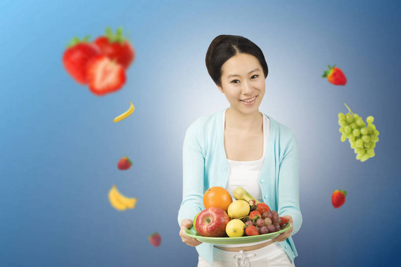 东方人,成年人,头发,一个人,微笑,横图,彩色,室内,背景,化妆,美容,快乐,满意,幸福,信心,数码,科技,美景,水果,北京,中国,亚洲,仅一个女性,仅一个人,护肤,阴影,蓝色背景,新鲜,网络,图片,景观,食品,高光,几何,计算机图形,美丽,年轻,合成,拿着,休闲装,黄种人,数码合成,饮用水,饮食,白色,黑色,自然,盘子,保养,享受,休闲,健康,展示,景色,放松,活力,美女,自信,保健,摄影,有机食品,生活方式,青春,皮肤,电脑合成图,数码合成图,维生素,精力充沛,享乐,轻松,愉悦,合成图,关爱,维他命,自然风光,改变,单人,东亚,健康食物,养颜,乐观,单独,完美,年轻女性,女人,女性,亚洲人,中国人,年轻人,玻璃杯,休闲活动,橘子,桔子,橙子,半身,欢乐,开心,愉快,SPA美容,美人,bj174