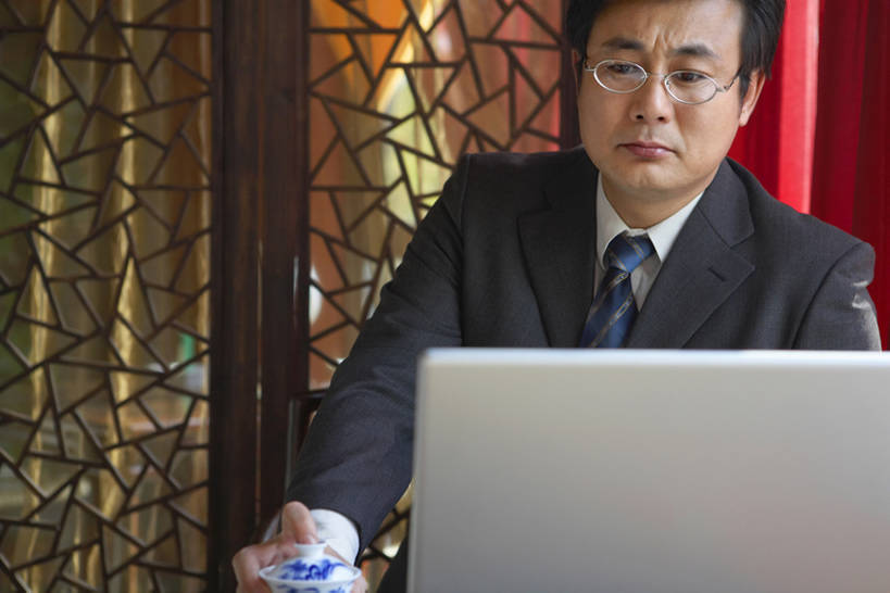 东方人,成年人,脸,头,脸颊,一个人,商务人士,商务男性,横图,室内,白天,留白,正面,衬衫,西装,商务,通讯,信心,笔记本电脑,茶,北京,中国,亚洲,仅一个男性,仅一个人,仅一个中年男性,喝,敲打,学习,套装,正装,电子邮件,眼镜,联系,注视,输入,饮食,肩膀,茶壶,茶馆,打字,观察,看,职业,皱眉,放松,想,读,摄影,观看,点击,敲击,权威,察看,专心,关注,决心,商务装,网上冲浪,工薪阶层,东亚,热饮,一套,无线电技术,认真,按键,计算机,男人,男性,中年男性,亚洲人,中国人,头部,脸部,脸蛋,面部,白领,上班族,坐着,彩图,衬衣,餐馆,咖啡馆,焦距,bj175