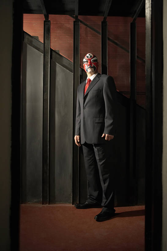 东方人,一个人,商务人士,演员,商务男性,舞台,竖图,室内,正面,民族服装,衬衫,西装,商务,技术,楼梯,北京,中国,亚洲,西方,套装,服装,正装,面具,领带,古典,注视,文化,现代,传统,东方,剃头,衣服,化妆品,观察,看,站着,概念,比较,个性,摄影,服饰,观看,技巧,古装,察看,关注,旧的,中国文化,肖像,手艺,商务装,改变,夜总会,反差,工薪阶层,京剧,东亚,东亚文化,一套,歌剧,韵味,技能,技艺,想法,老年男性,亚洲人,中国人,白领,上班族,彩图,全身,衬衣,传统服装,民俗服,化装,中国戏曲,妙技,焦距,传统文化,本领,京剧演员,bj175