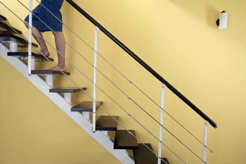 东方人,成年人,一个人,家庭,家庭主妇,家,走,横图,室内,白天,家务,楼梯,北京,中国,亚洲,仅一个男性,仅一个人,短裤,工具,房屋,公寓,T恤,休闲装,居家,仅一个年轻男性,清洁,站着,休息,休闲,温暖,温馨,一家人,摄影,生活方式,打扫,上升,和睦,卫生,房地产,保洁,东亚,男人,男性,年轻男性,亚洲人,中国人,年轻人,步行,清洗,走路,半身,彩图,融洽,家务劳动,bj175