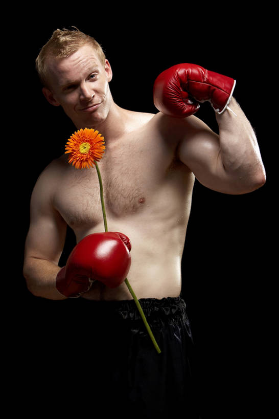 成年人,肌肉,健壮,裸体,一个人,拳击手,运动员,举,竖图,室内,正面,运动服,锻炼,快乐,幸福,骄傲,成功,比赛,运动,信心,竞争,拳击,北京,中国,亚洲,黑色背景,黄色背景,泳裤,服装,拳击手套,训练,玩,注视,娱乐,花,衣服,黑色,观察,看,托,站着,职业,休闲,健康,奥运,放松,力量,约会,人体,摄影,服饰,生活方式,观看,幽默,察看,享乐,结合,体育运动,衣着,愉悦,格斗,穿着,关注,进入,田径运动员,田径运动,反差,东亚,勇气,衣饰,能力,获胜,体育,男人,男性,年轻男性,白种人,中国人,年轻人,拳头,拳击家,拳击运动员,休闲活动,体育运动员,运动选手,举起,举手,举着,向上举,向上伸,向上托,彩图,影棚拍摄,健身,罗密欧,运动装,精力,韧性,摆拍,白马王子,bj175