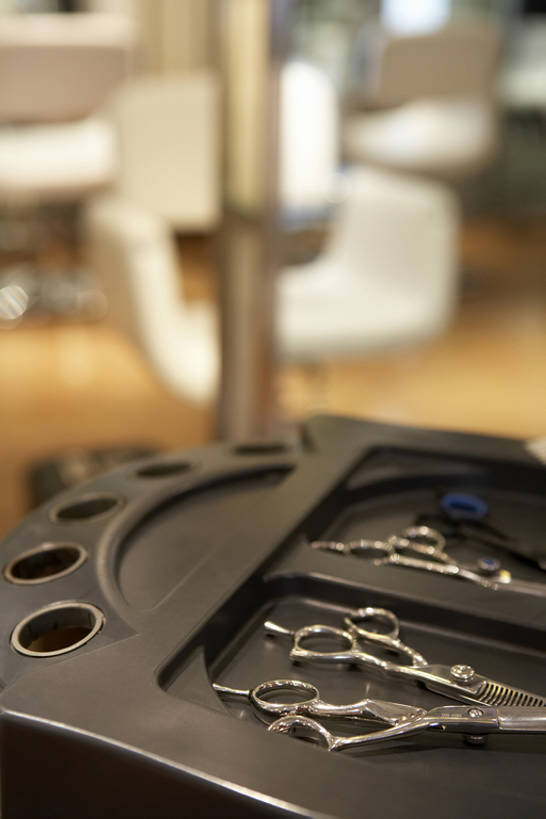 无人,竖图,室内,白天,侧面,时尚,静物,北京,中国,亚洲,包,工具,剪刀,美丽,梳子,容器,摄影,工具包,理发店,储藏,储存,东亚,美发用品,美发师,彩图,高角度拍摄,贮存,bj175