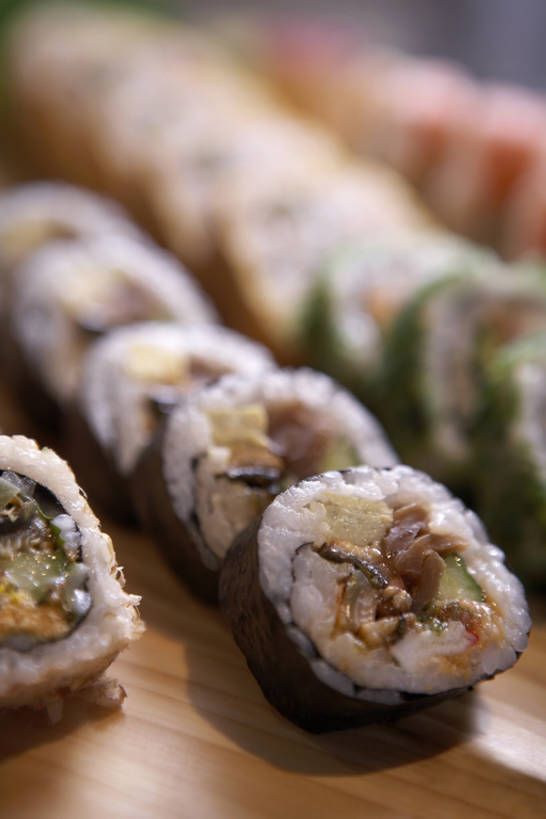 寿司,无人,竖图,室内,烹饪,静物,北京,中国,亚洲,日本文化,日本料理,料理,美味,食品,饮品,紫菜,稻,小吃,菜肴,美食,饮食,食物,饮料,日式料理,日式,诱惑,摄影,佳肴,可口,清新,东亚,健康食物,适口,海产,彩图,bj175