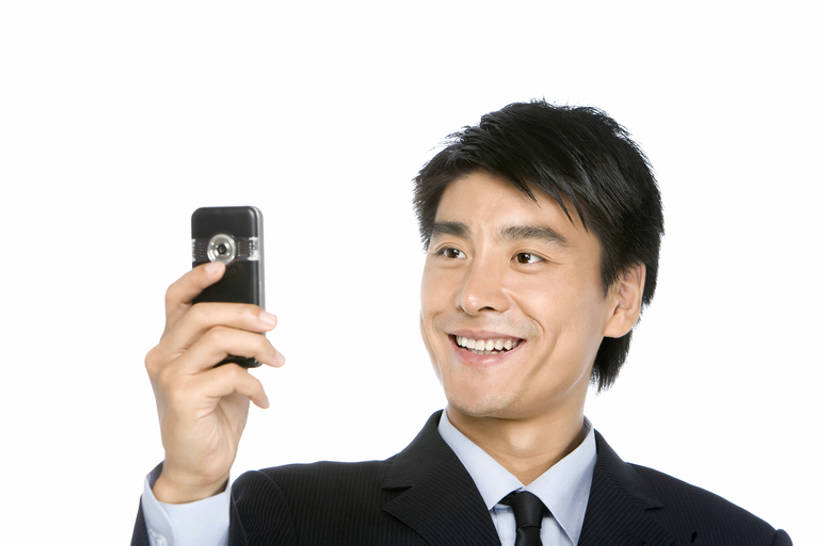 东方人,成年人,脸,头,脸颊,一个人,商务人士,商务男性,举,笑,打电话,微笑,露齿笑,横图,留白,抠图,白色背景,正面,衬衫,西装,商务,快乐,通讯,幸福,技术,手机,中国,亚洲,仅一个男性,仅一个人,握,套装,正装,信息,领带,联系,拨打,肩膀,仅一个年轻男性,托,站着,职业,握着,自拍,摄影,技巧,享乐,愉悦,发短信,手艺,忙碌,商务装,工薪阶层,东亚,一套,无线电技术,技能,技艺,信任,男人,男性,年轻男性,亚洲人,中国人,年轻人,头部,脸部,脸蛋,面部,白领,上班族,举起,举手,举着,向上举,向上伸,向上托,彩图,影棚拍摄,衬衣,欢乐,照相,妙技,本领,电子记事本,bj175