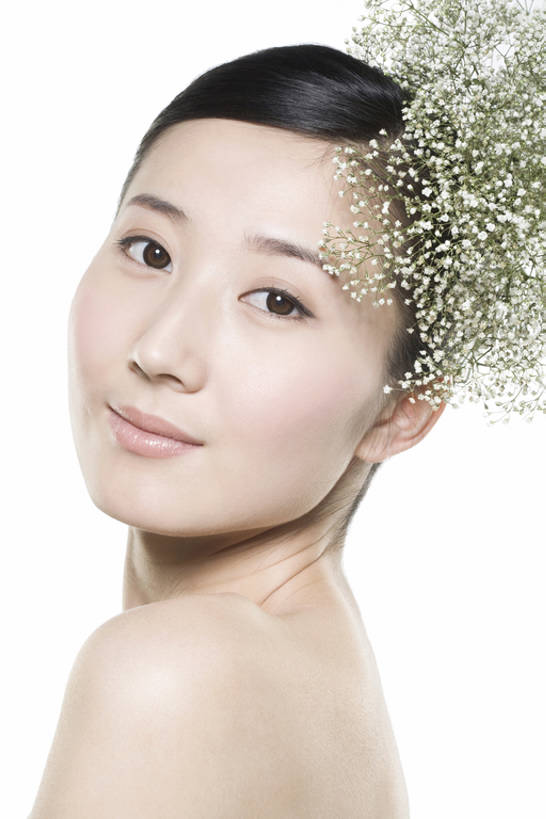 东方人,成年人,脸,头,脸颊,裸体,一个人,微笑,竖图,留白,抠图,白色背景,正面,美容,快乐,满意,幸福,纯洁,信心,北京,中国,亚洲,仅一个年轻女性,仅一个女性,仅一个人,花纹,服装,装饰,盛开,纹路,纹理,粉蝶花,野花,美丽,花蕾,注视,休闲装,东方,肩膀,花,花瓣,花朵,鲜花,衣服,白色,自然,花苞,花蕊,观察,看,一束,休闲,健康,休闲服,可爱,童年,童趣,摄影,服饰,观看,皮肤,华丽,修饰,光滑,点缀,察看,高雅,优美,享乐,简单,关注,清新,肖像,童真,东亚,烂漫,无邪,纯净,肌理,衬托,美观,雅致,雅观,柔和,细腻,平滑,炽热,美化,完美,想法,天真,年轻女性,女人,女性,亚洲人,中国人,年轻人,头部,脸部,脸蛋,面部,彩图,影棚拍摄,欢乐,魅力,美人,bj175